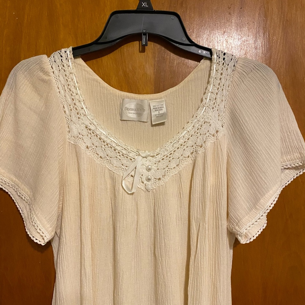 Baxter and Wells Cozy Cream Color Lace-Trimmed Nightgown Women’s Size Small - Picture 3 of 5